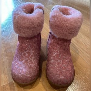 Ugg boots shiny girls size 6